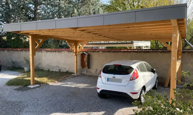 Carport en bois à toit plat